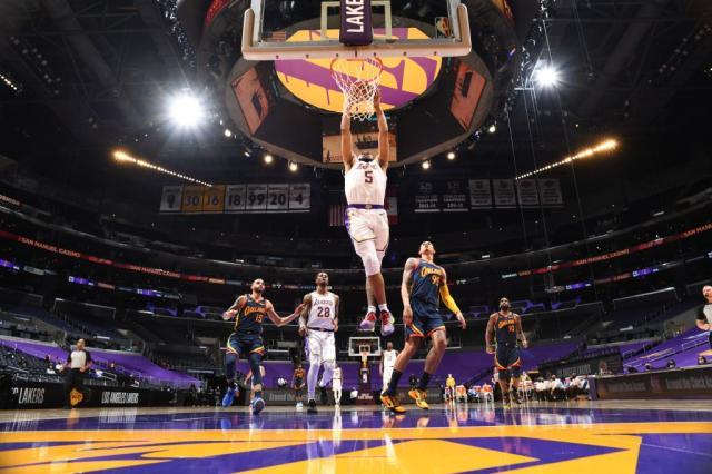 kaiyun-詹皇点名表扬年轻的塔克，刚满20岁的他有何本事？